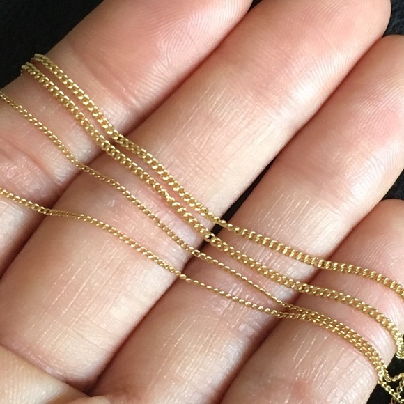 Two Delicate and Dainty Vintage Gold Tone Necklaces - Picture 6 of 16